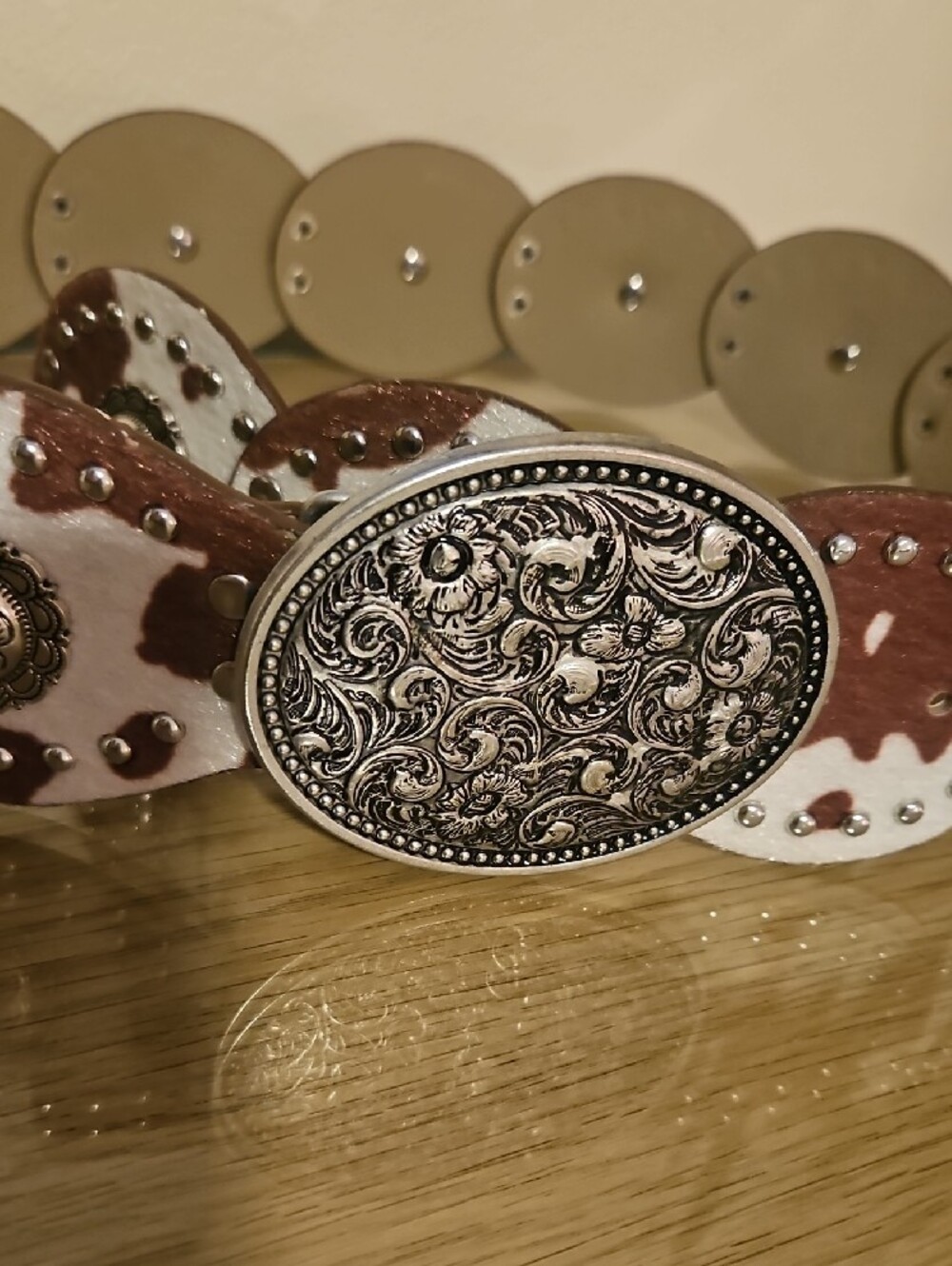 Western Scalloped Leather Belt in Brown and White with Decorative Concho - Picture 3 of 5